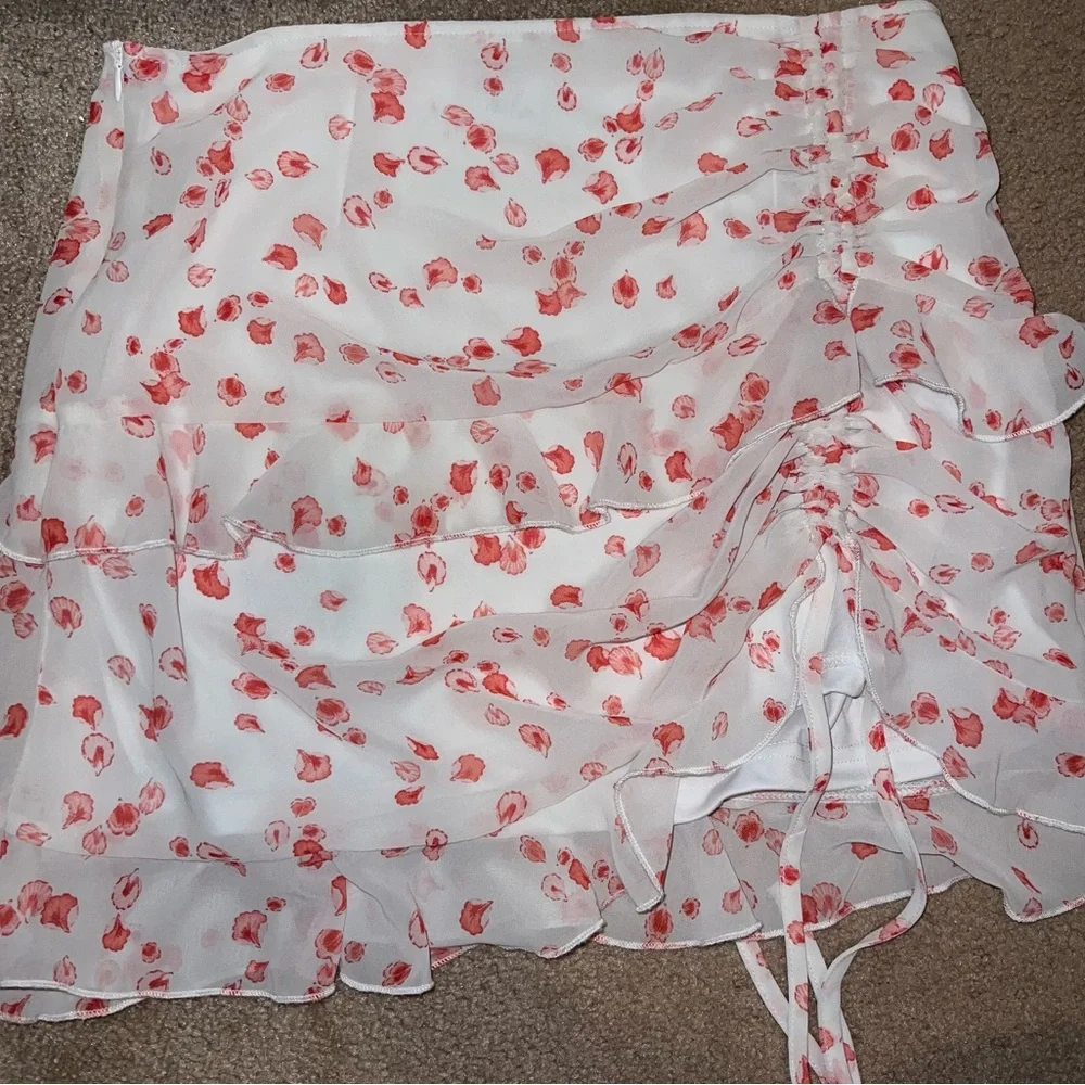 Princess Polly Red & White Floral Ruched Mini Skirt Size 8